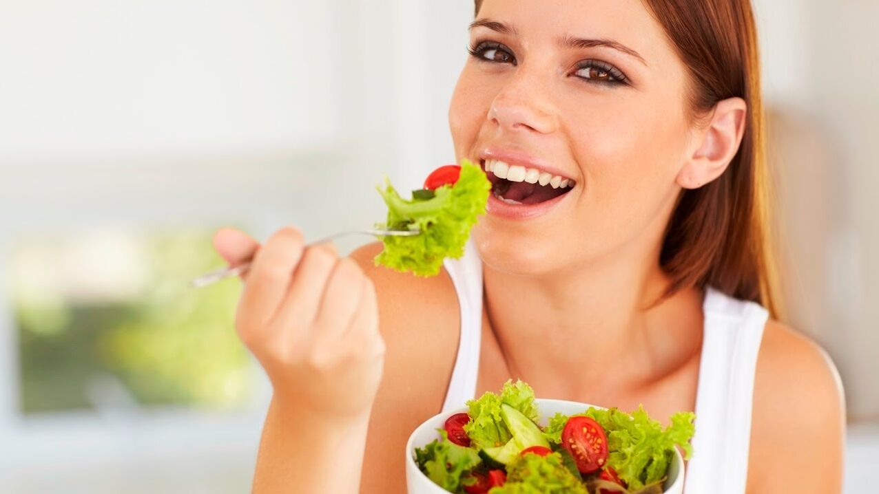 Comer ensalada verde se está a facer unha dieta preguiceira
